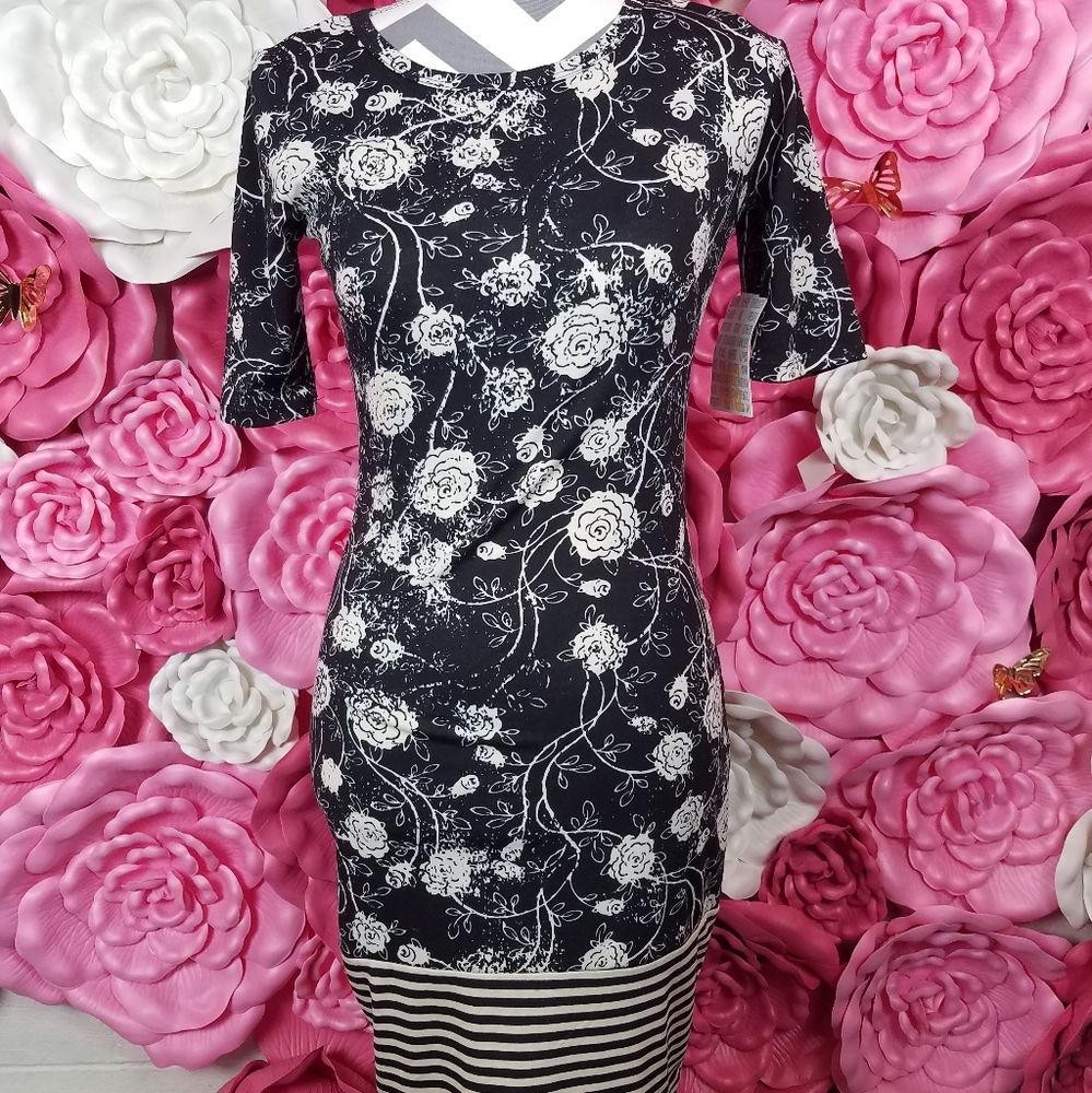 Lularoe Julia dress- Black & Cream Floral